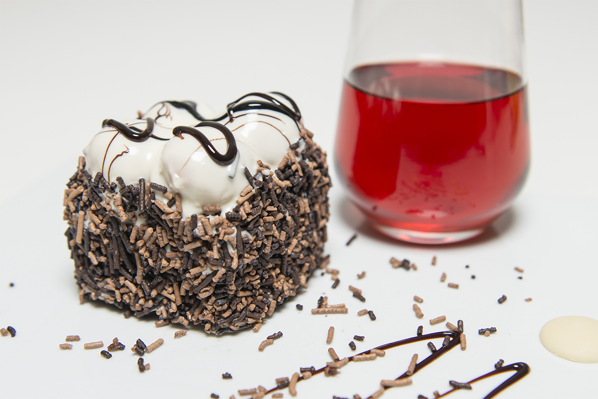 Profiterollü Mono Beyaz -T- Cakesstop